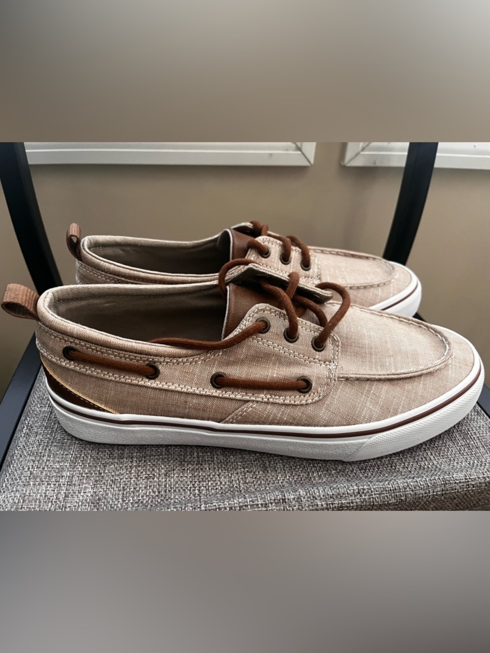 NWOT Men’s Memory Foam Canvas Boat Shoes Size 7.5, Tan/brown